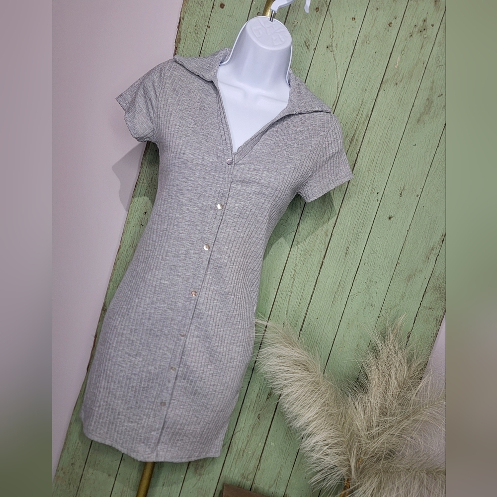 Gray Knit Ribbed Collared Button-Down Dress In Small